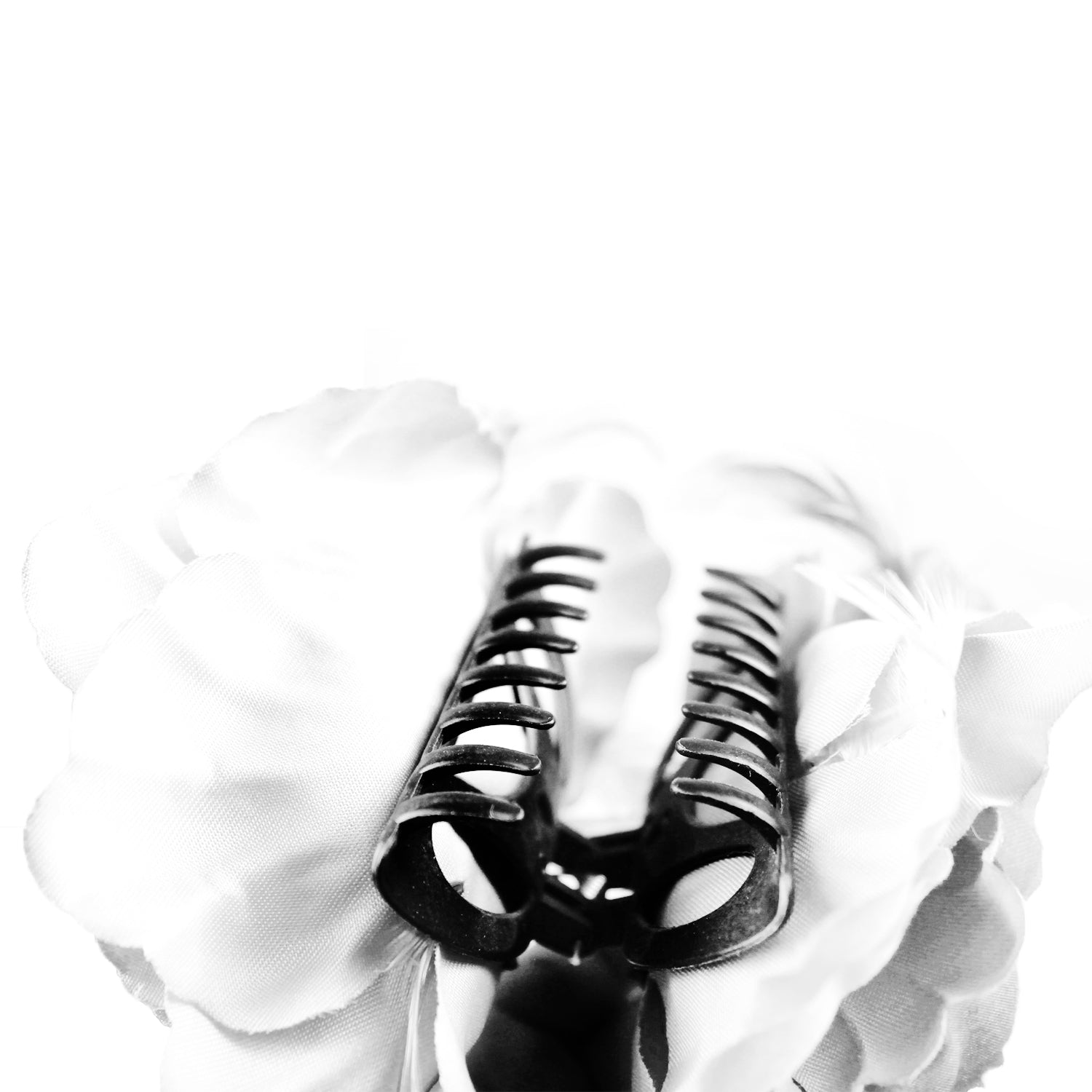 Large White Hair Flower Claw Clip